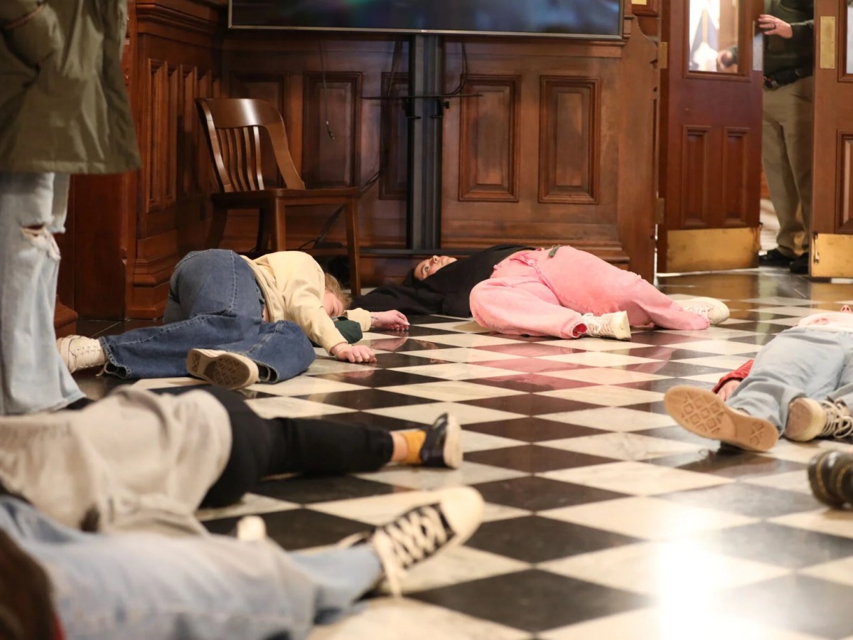 Wyoming students stage die-in outside governor’s office