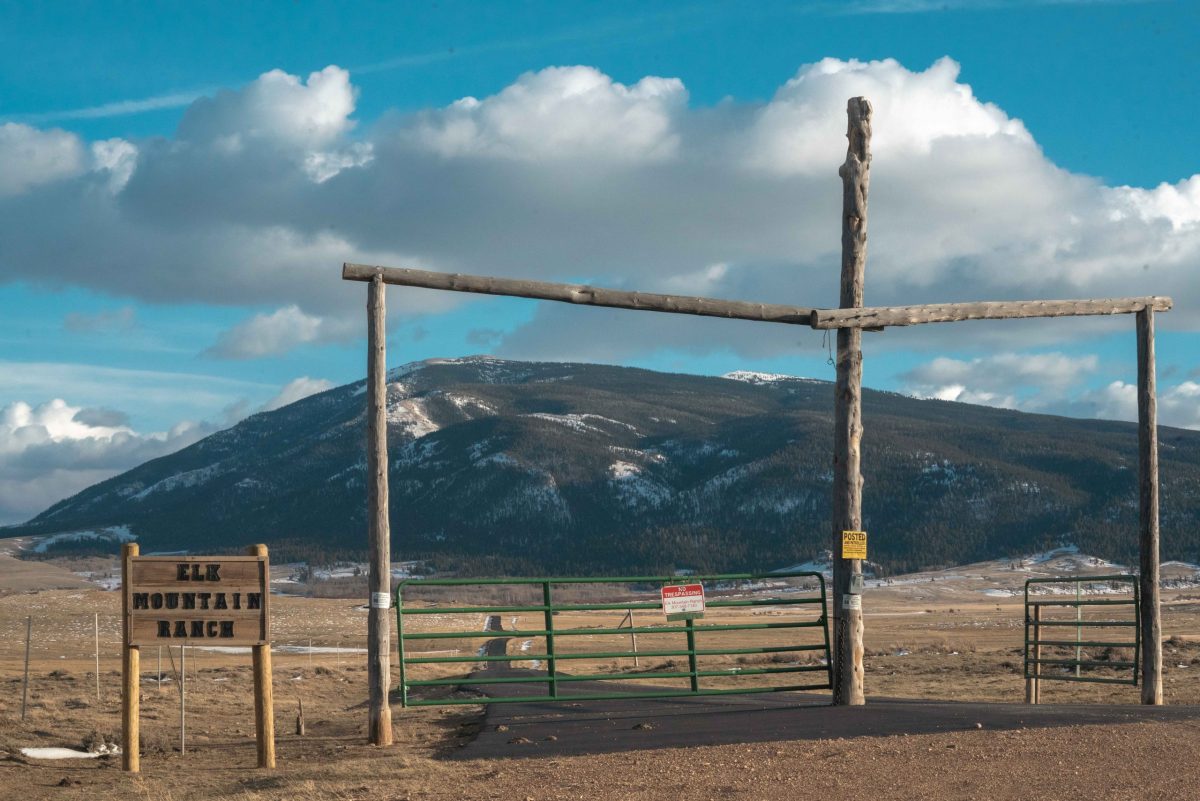 Ranch owner in corner-crossing case sues to unmask critic